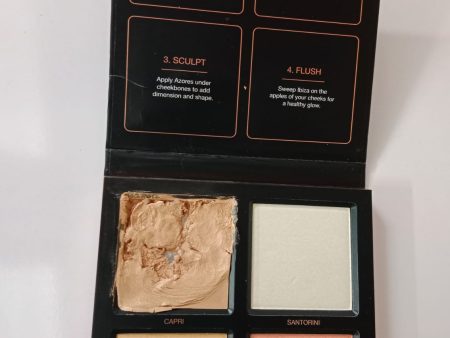 HUDA BEAUTY – 3D HIGHLIGHTER PALETTE – PINK SAND ( Capri Shade Damaged) Online Sale